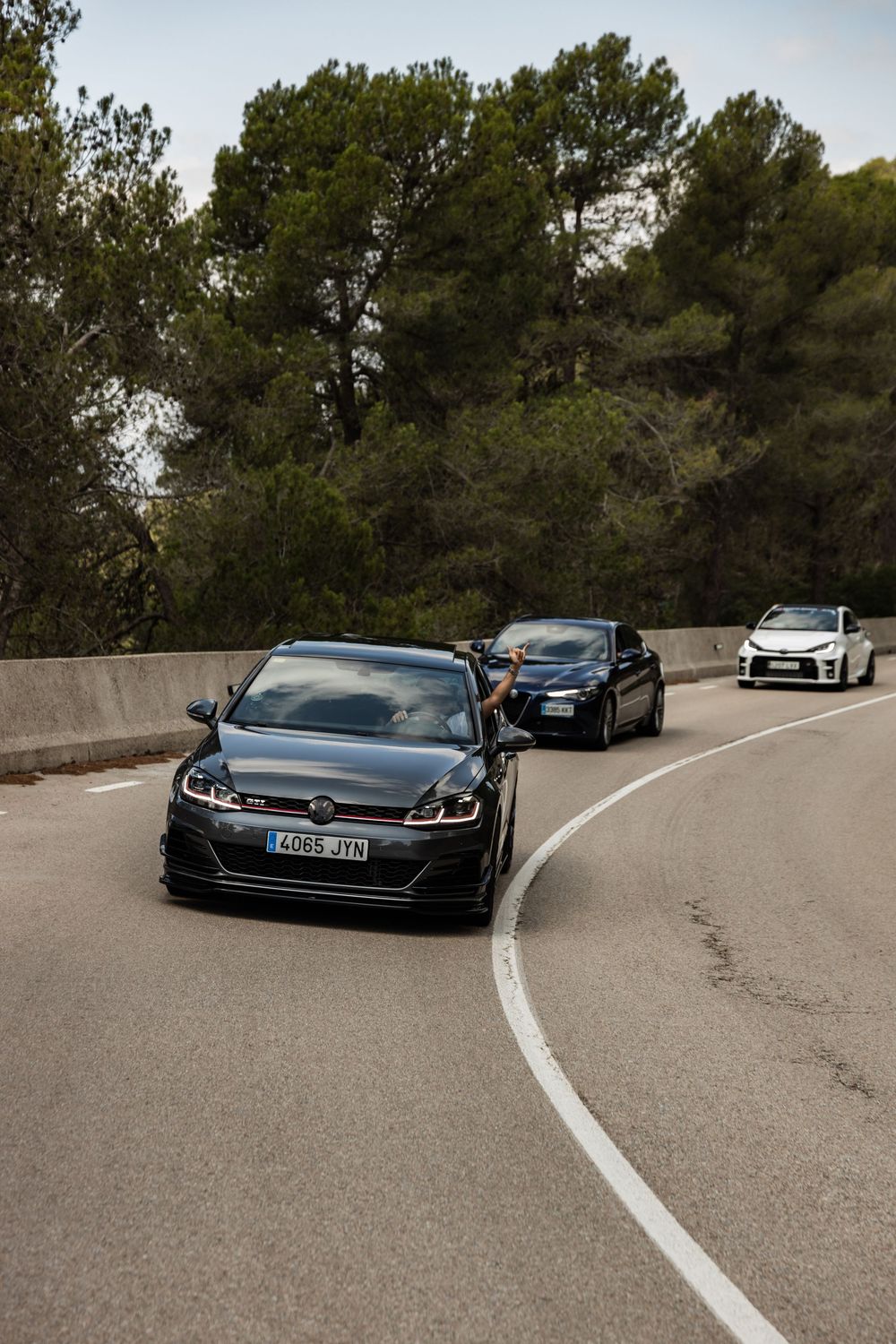 Fotografía de eventos de motor en Barcelona. Imágenes que destacan historia, diseño y valor de vehículos únicos.
