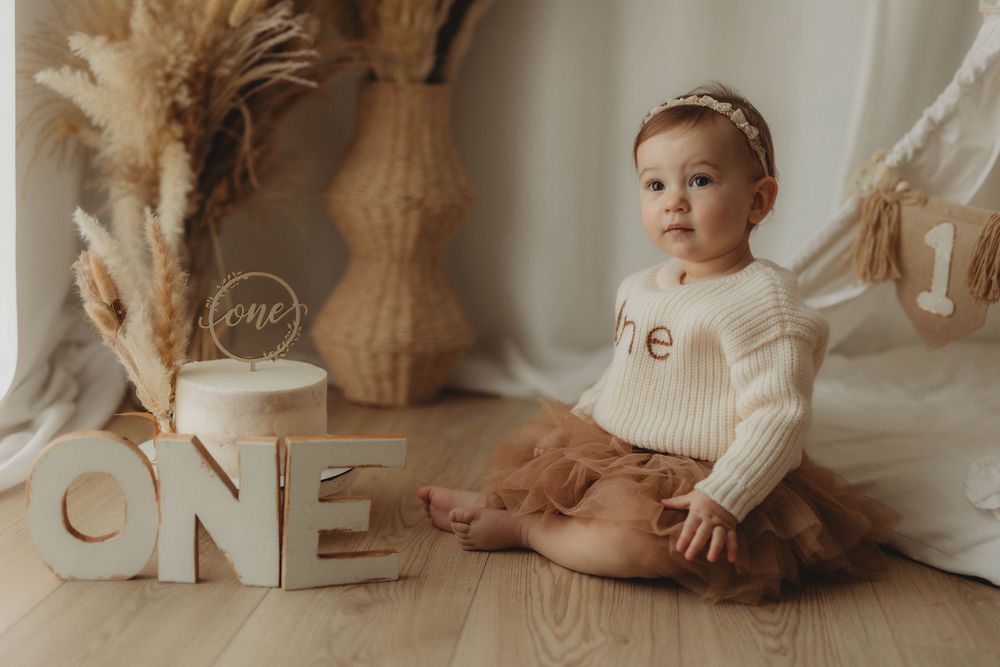 First birthday cake smash session in home studio Vilvoorde near Brussels