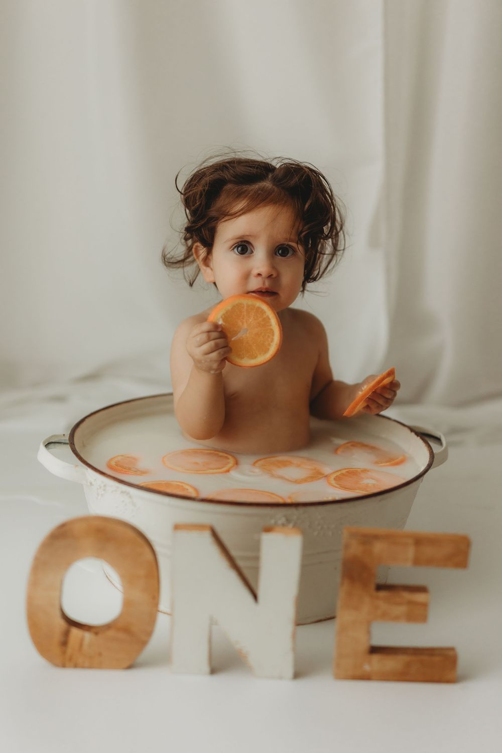 First birthday cake smash session in home studio Vilvoorde 1800 near Brussels
