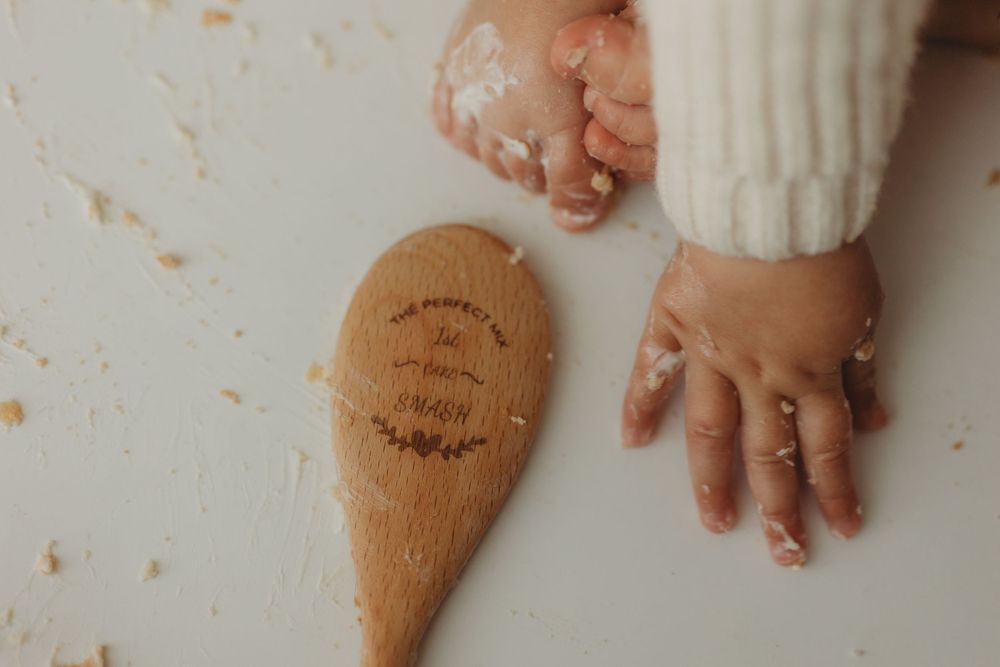 First birthday cake smash session in home studio Vilvoorde near Brussels