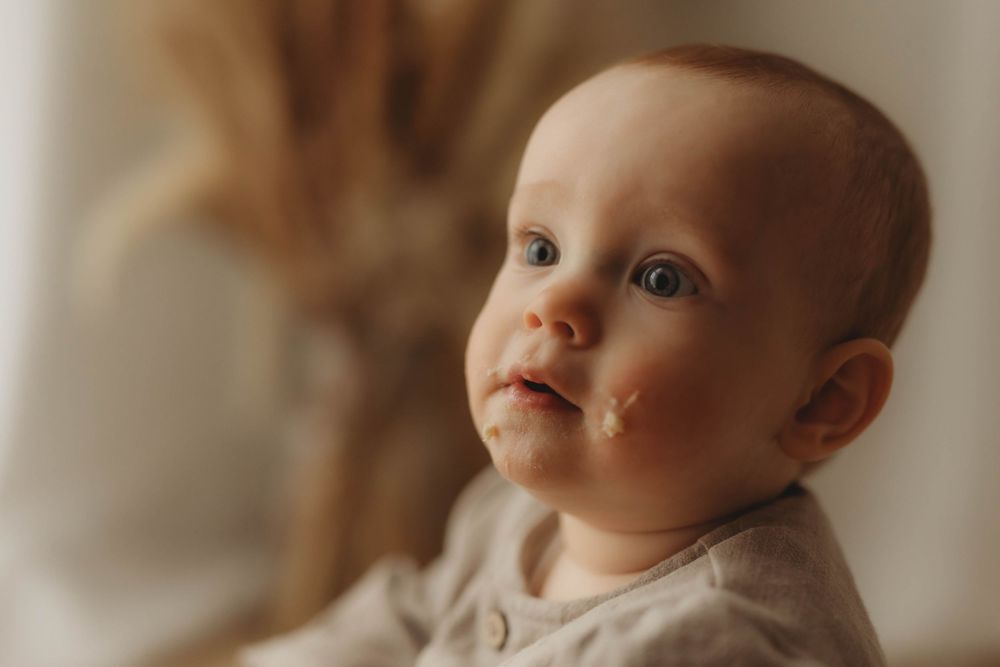 First birthday cake smash session in home studio Vilvoorde near Brussels
