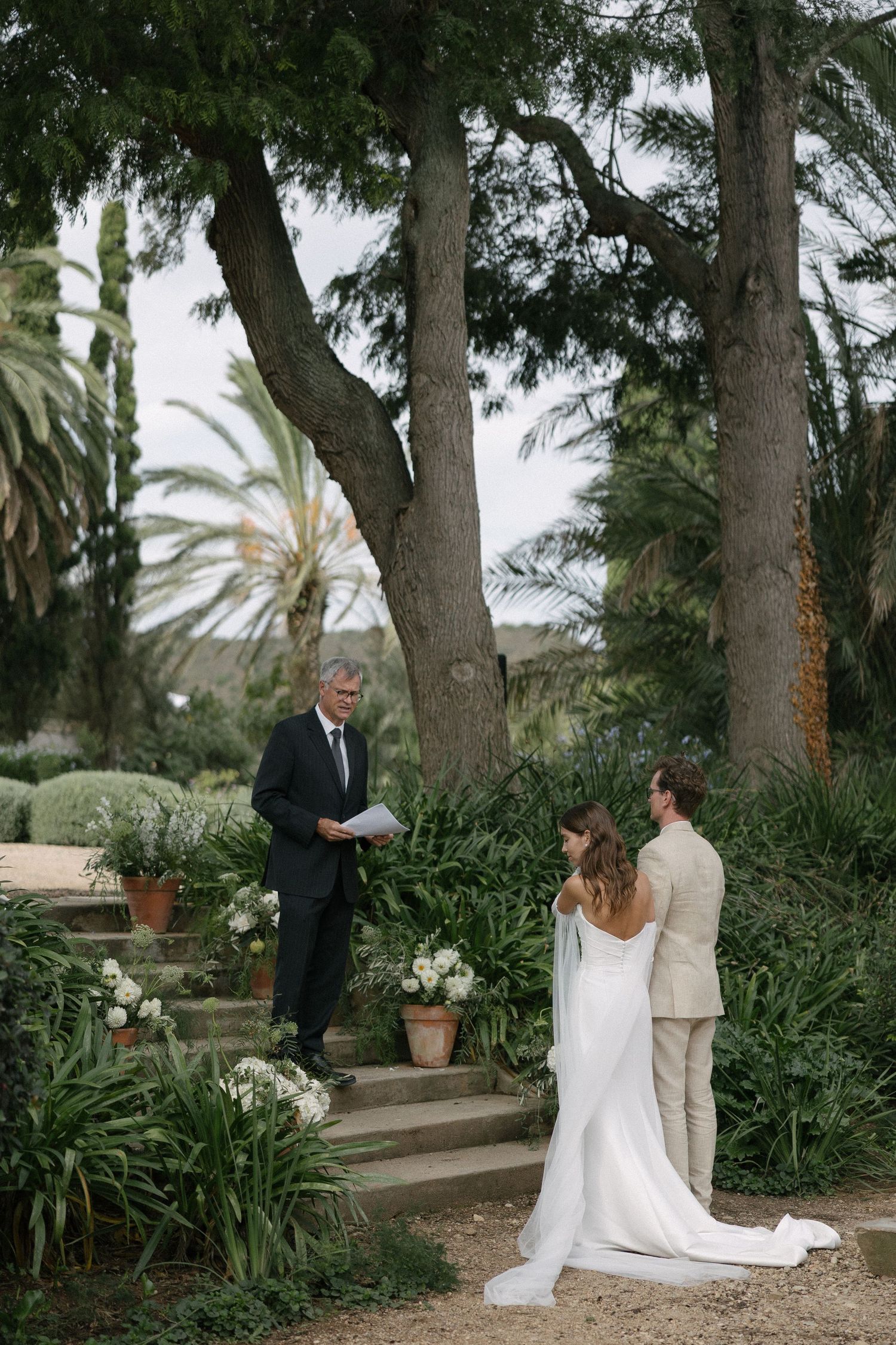 Wedding photographer Christene de Coning at Langskuur in Herbertsdale Mossel Bay. Perfect Hideaways. Beer Adriaanse. Carla Smith.