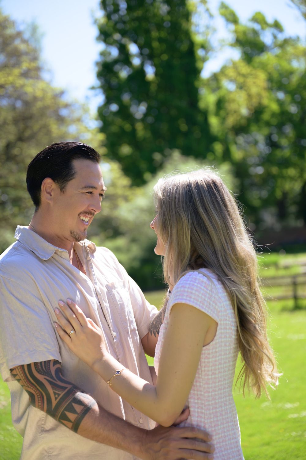 Engagement Fotos Schweizweit,natürliche, stilvolle Bilder eurer Liebe. Professionelles Paarshooting mit Gefühl und Erfahrung.