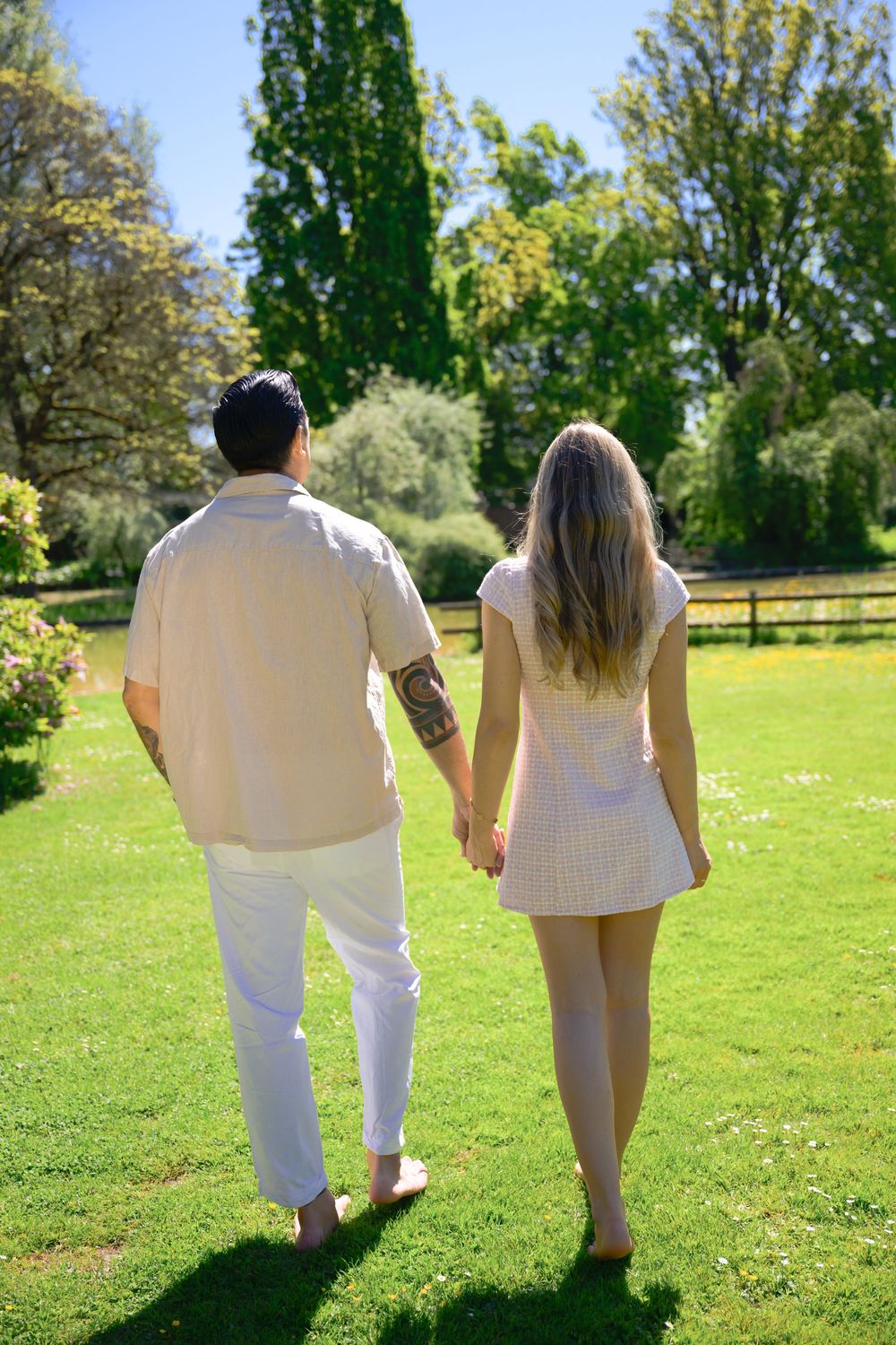 Engagement photo session Zuric, intimate, beautiful moments captured in soft light. For couples who value authenticity.