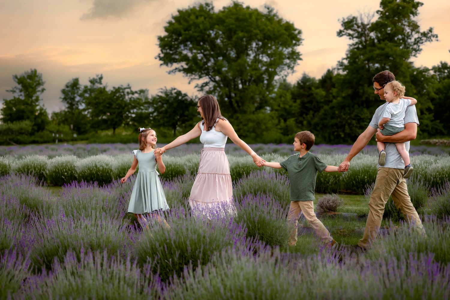 Marinette photographer family photos at the lilac fields