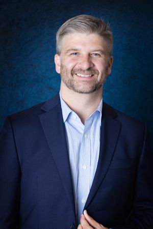 Meredith Rowlen is an award winning Photographer in Birmingham AL with over 20 years of photography experience. Professional Headshots.
