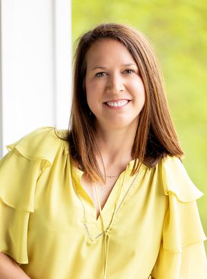 Meredith Rowlen is an award winning Photographer in Birmingham AL with over 20 years of photography experience. Professional Headshots.