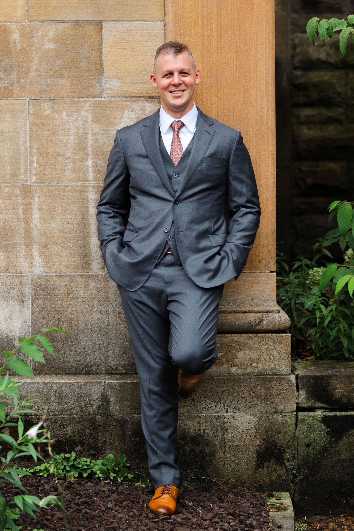 Ohio groom at Italian Cultural Gardens.