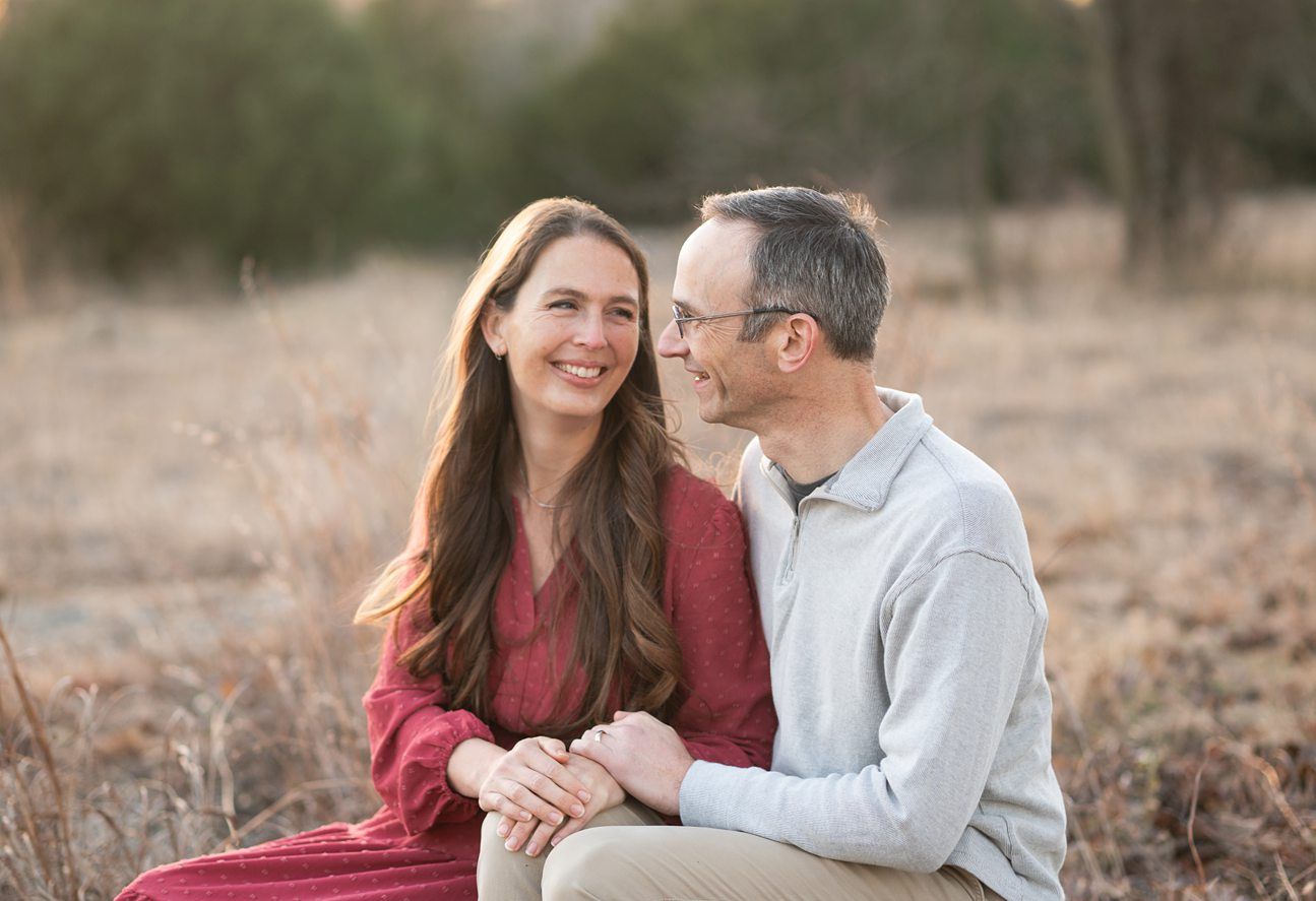 Family of 8 Portrait Session with Evergreens in Winter by Bartlesville Photographer Kristi Bray Photography