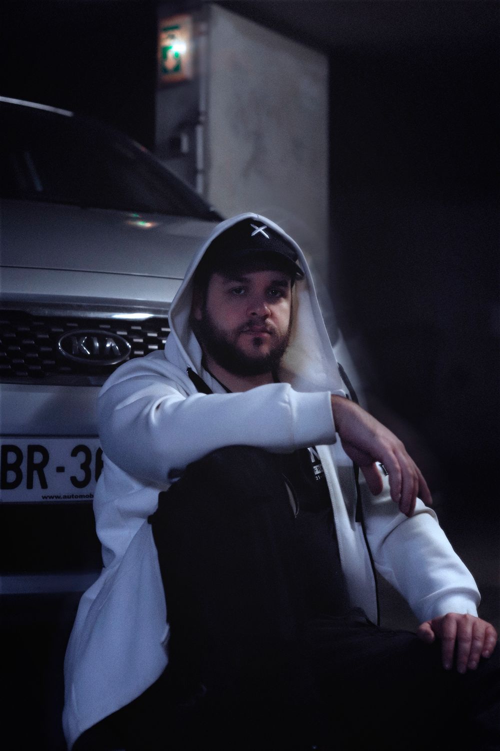 Séance photo par Chaemi Studio, photographe portrait à Montpellier. Shooting créatif dans une ambiance moderne, cyberpunk et futuriste.
