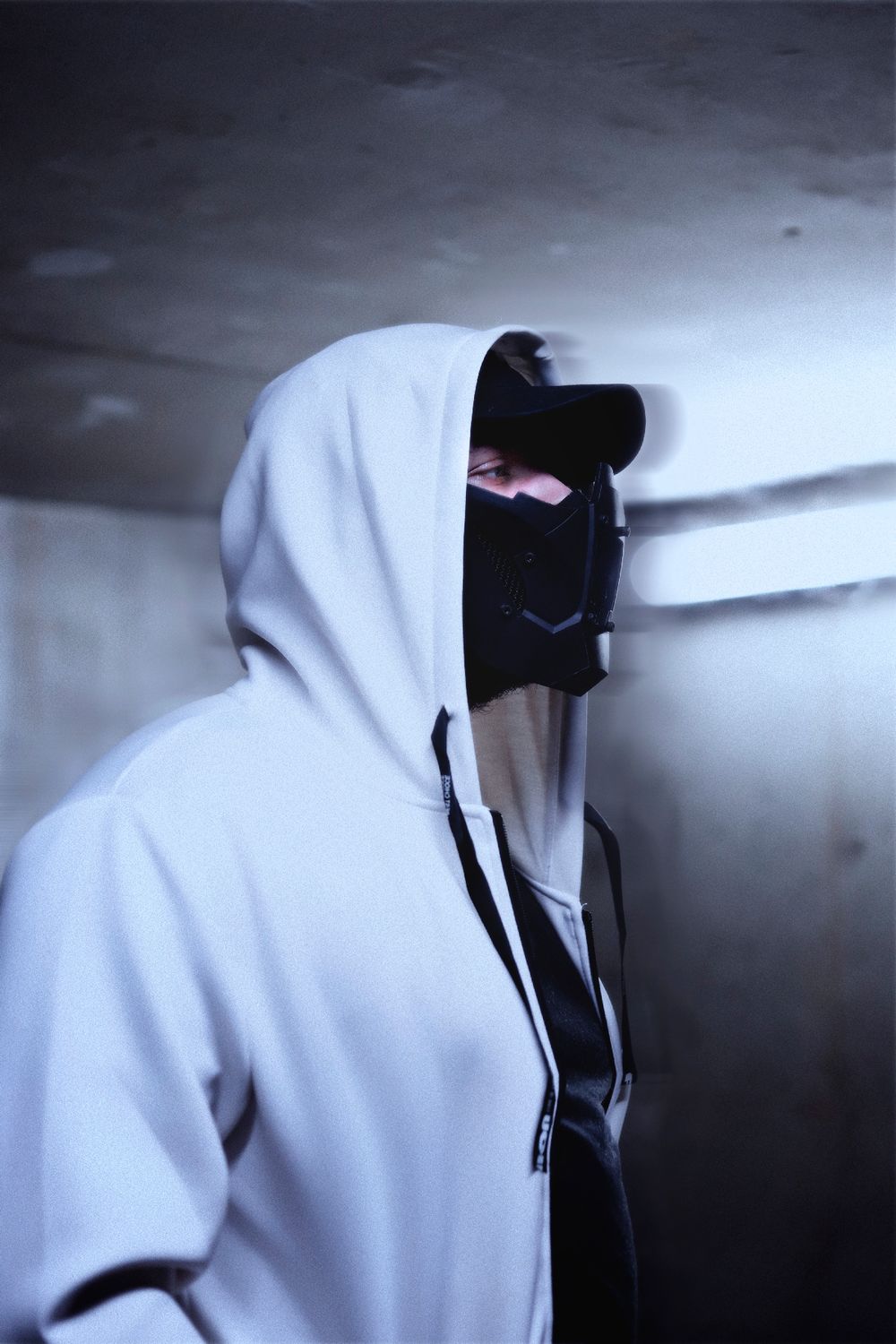 Séance photo par Chaemi Studio, photographe portrait à Montpellier. Shooting créatif dans une ambiance moderne, cyberpunk et futuriste.
