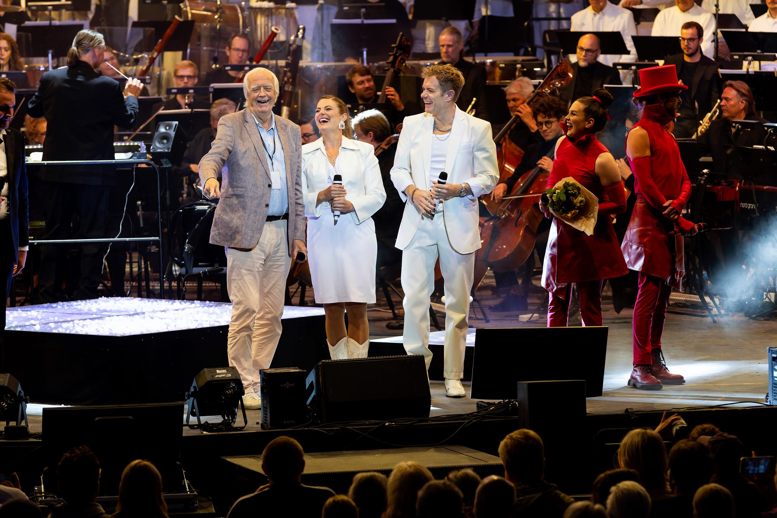 Chess in Concert på Dalhalla. Tocca Entertainment. Fotograf Rebecca Nordin. Tuva B Larsen, Peter Johansson och Sir Tim Rice.