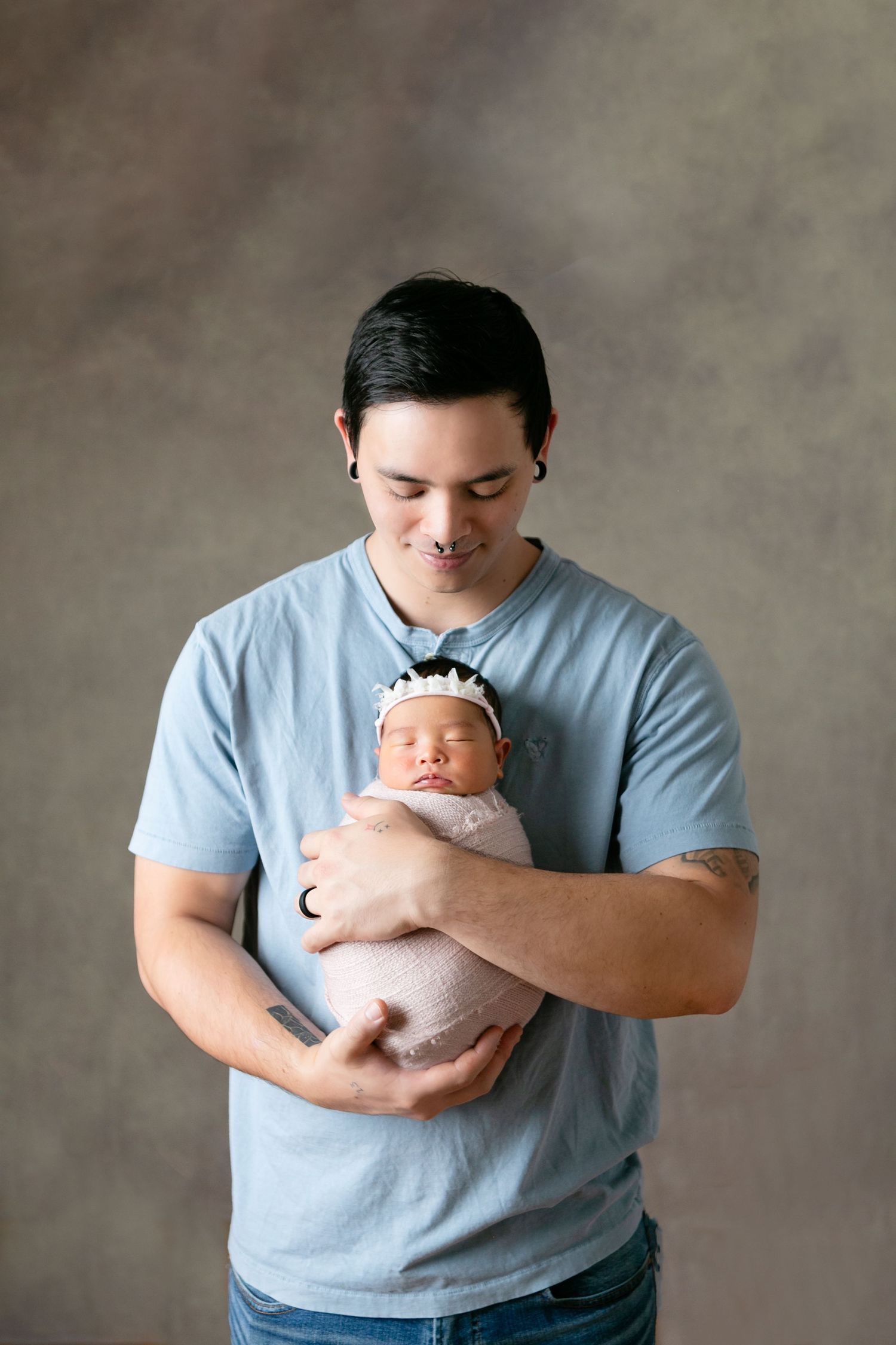 Orlando Newborn Photography, Sanford Newborn Photography, Newborn Family Photo, Father and baby tender photo