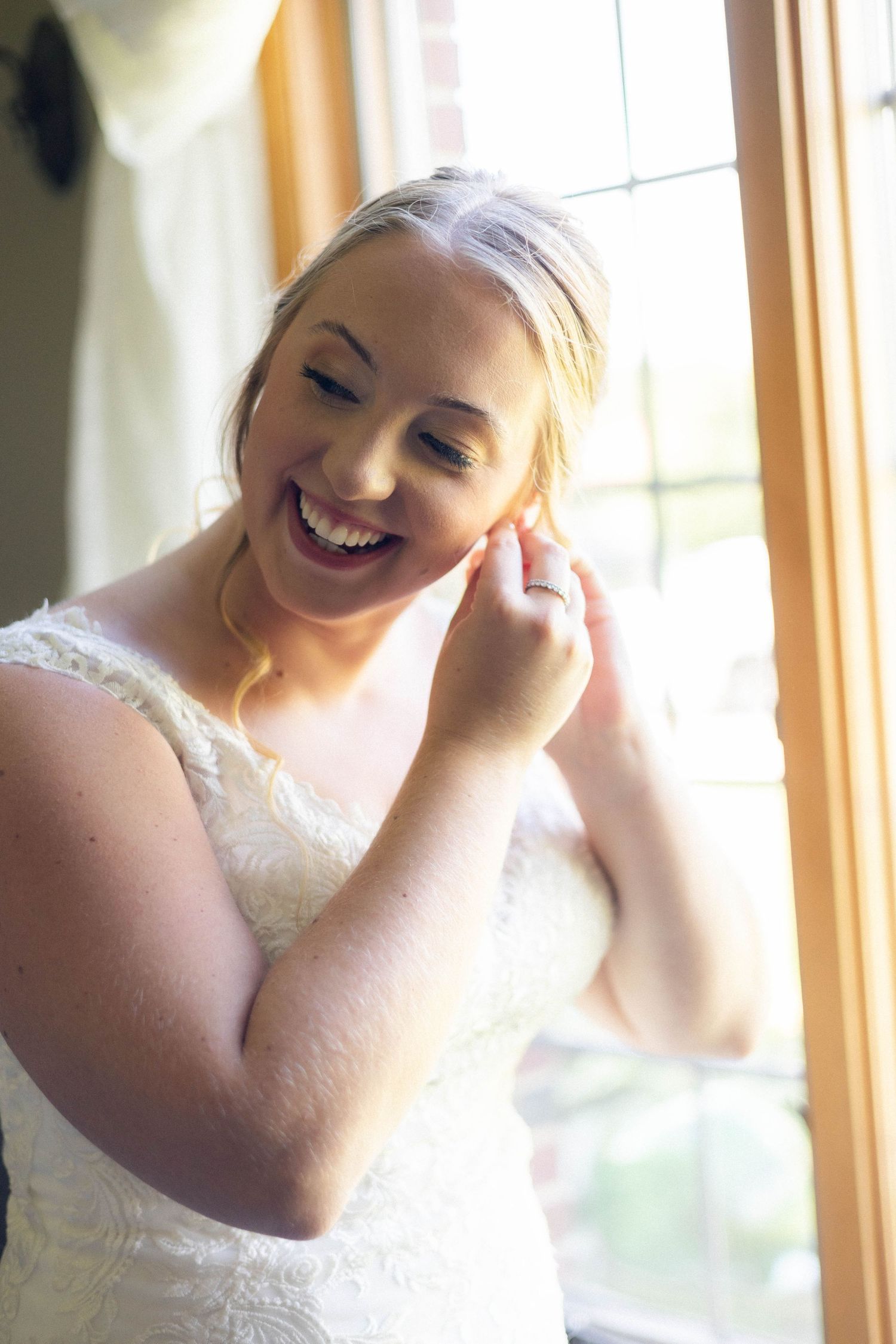 indoor bridal getting ready photos before ceremony in Frankfort, Illinois