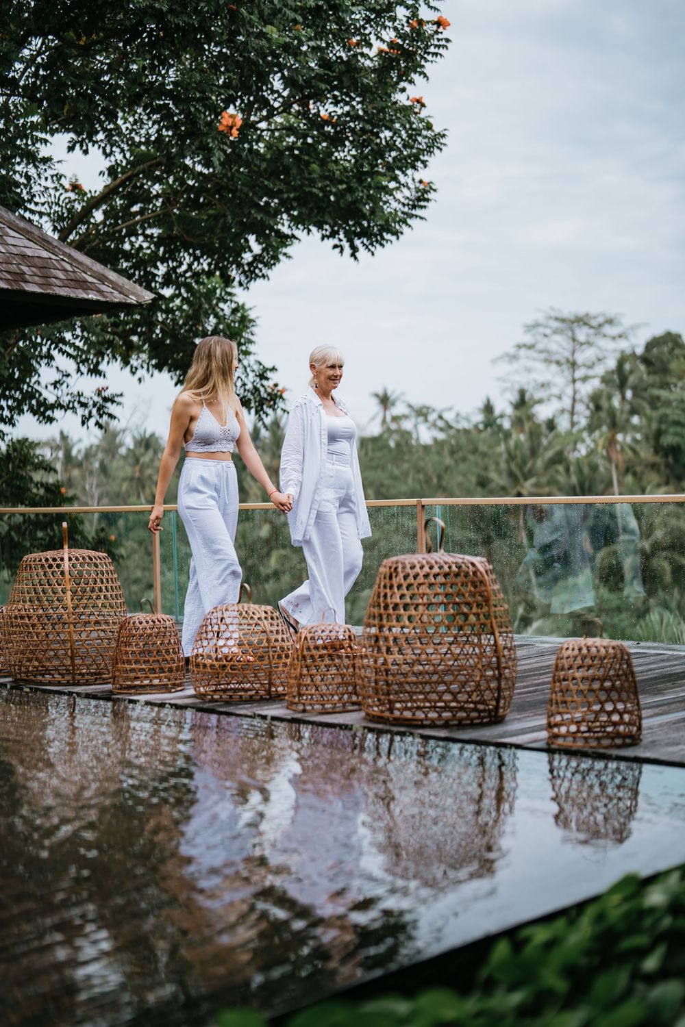 Professional family portrait session at Komaneka Bisma’s serene natural setting.