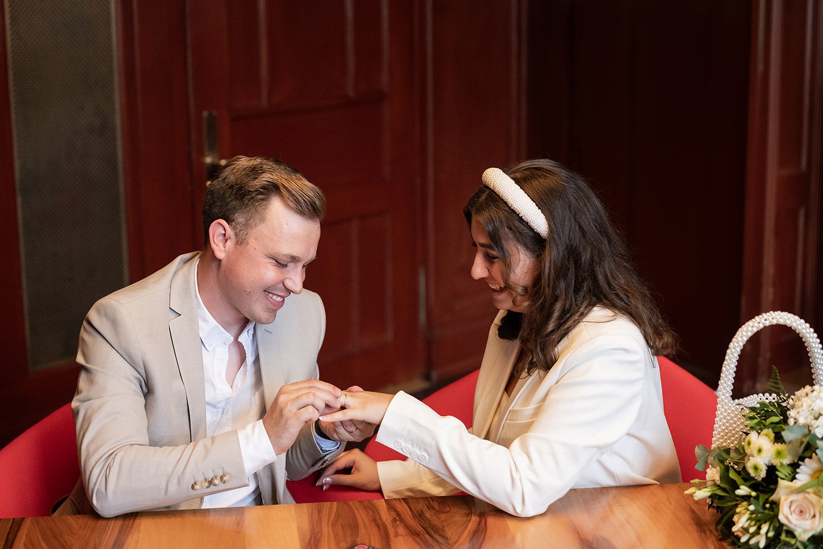Everything you need to know about Swiss Civil Weddings - Alles über Zivile Hochzeiten in Zürich