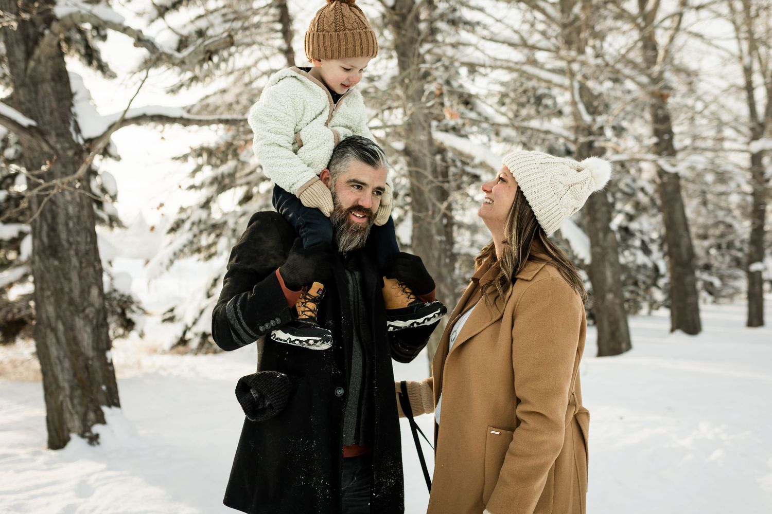 Outdoor Christmas mini session at Fish Creek Park in Calgary 2025: Love & Sunshine Photography