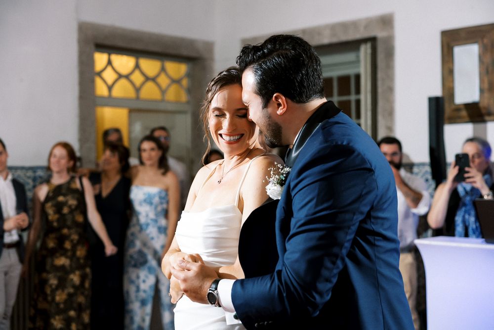 Bride and groom dancing at Quinta do Torneiro reception in Portugal
