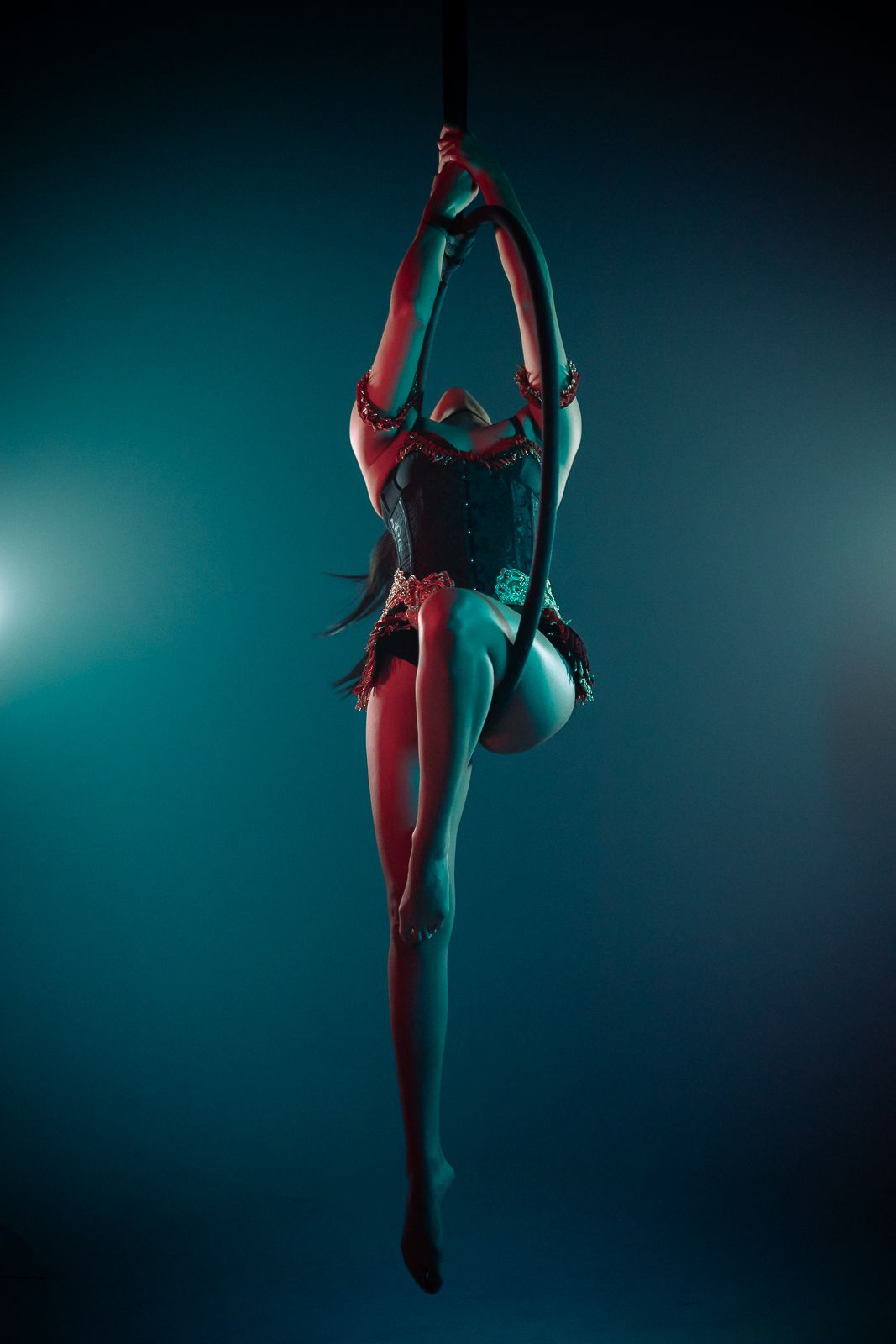 Miami aerial rope climb, Broadway show inspired. Cinematic studio portrait, Pinterest-worthy performance photography by MannyPortraits.