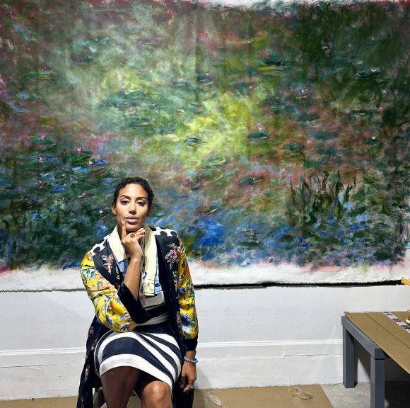 Vibrant painting of water lilies on a pond surrounded by drooping willow branches in rich greens and blues. Monet Kim ahonoukoun  legacy