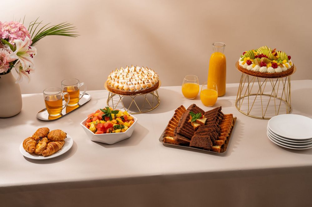 Table de traiteur dressée - Mélanie Rousselle, styliste et photographe culinaire basée en Ile de France