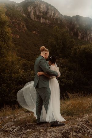 Servizi fotografici per coppie e matrimoni  
Racconti visivi autentici per coppie innamorate. Servizi foto wedding e love story  Bolzano