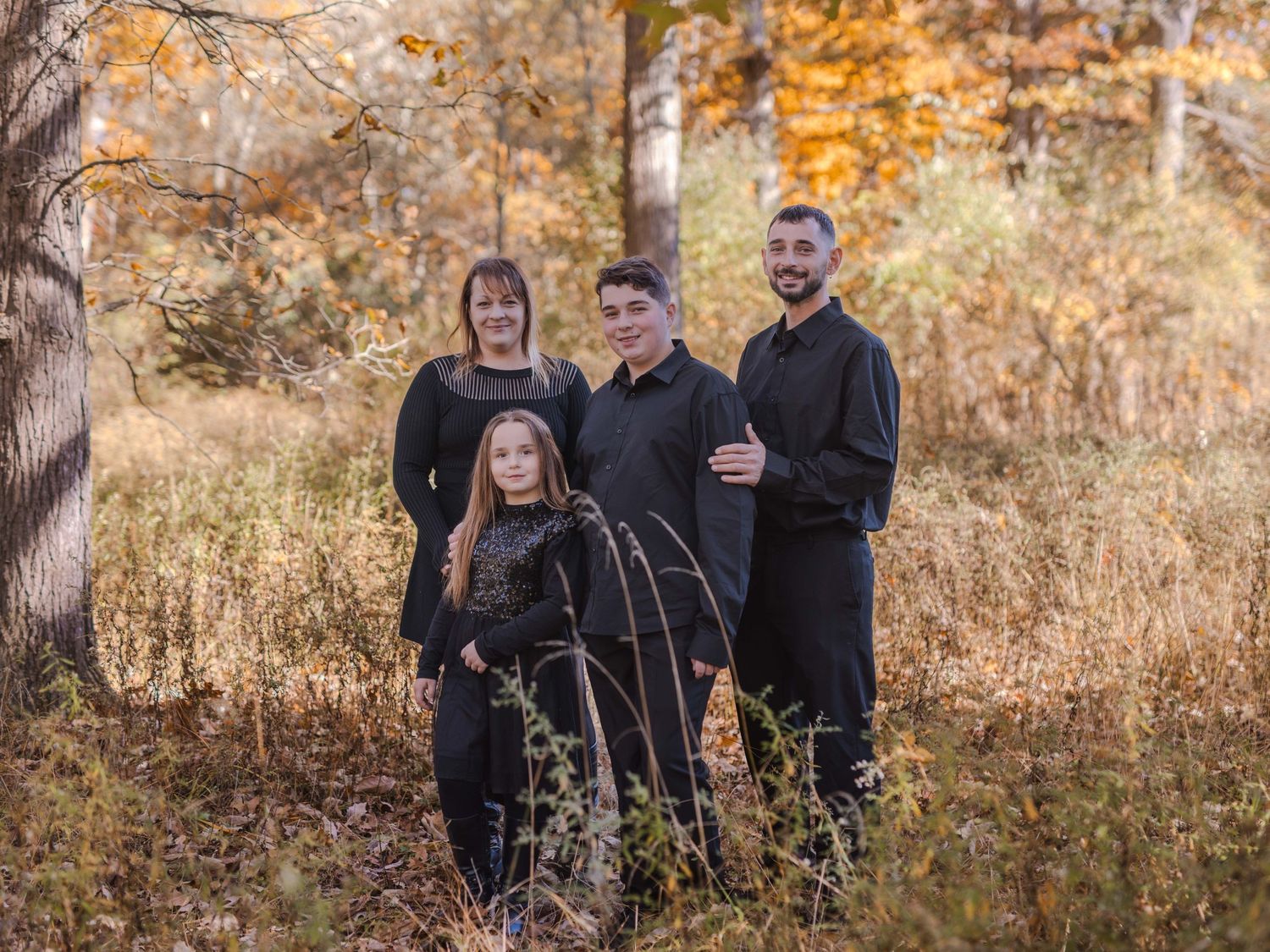 Fall family photo in Windsor Ontario by Tasha Cannaday Photography