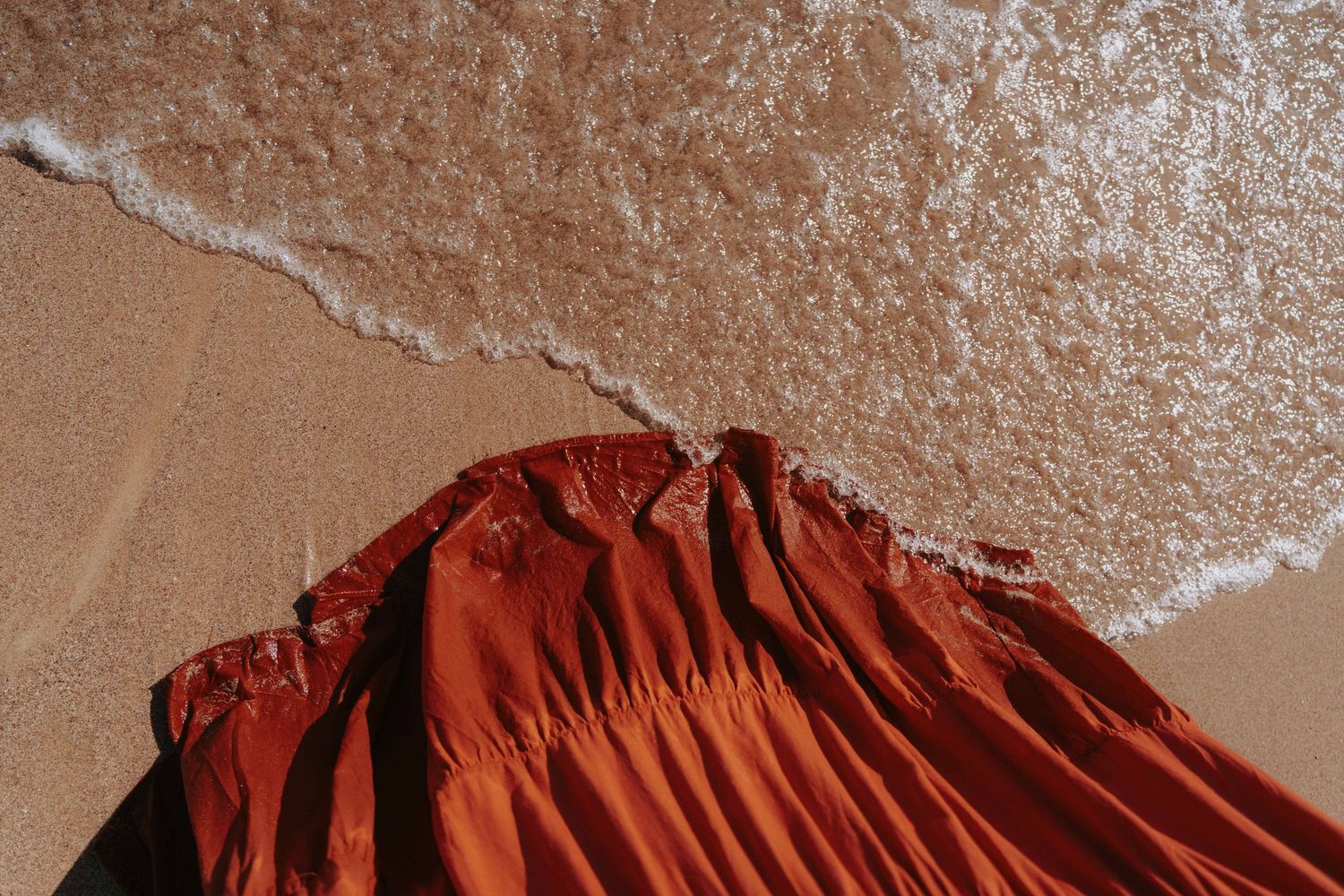 beach photoshoot in abu dhabi clinet closet options red dress
