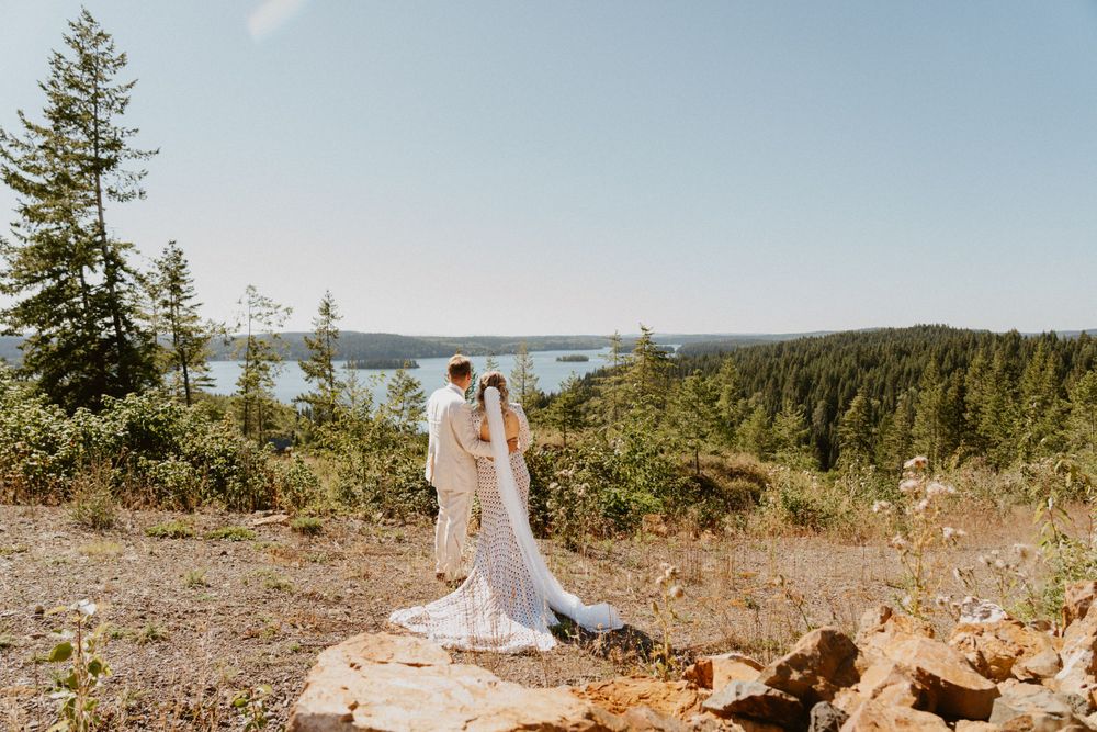 Kamloops wedding photographers ~ Capturing the fun and in love in Kamloops BC