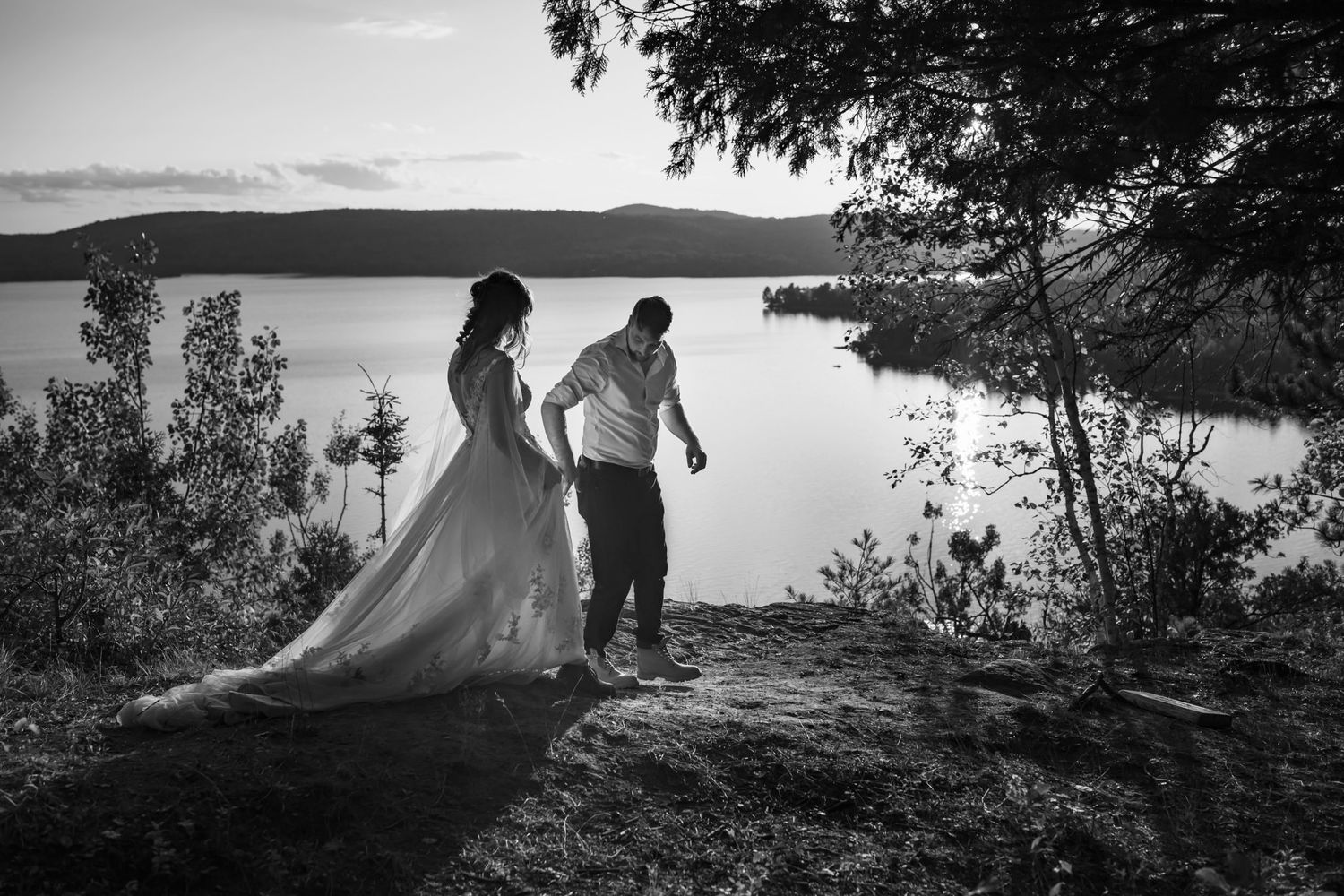 couple elope on top of a cliff quebec canada. lumnenali photography