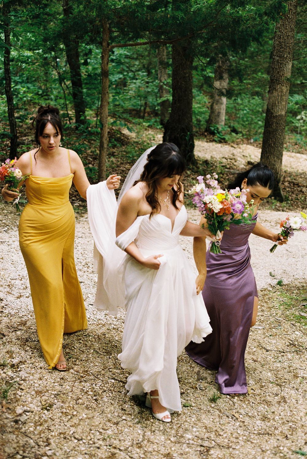 St. Louis wedding bride and bridesmaids