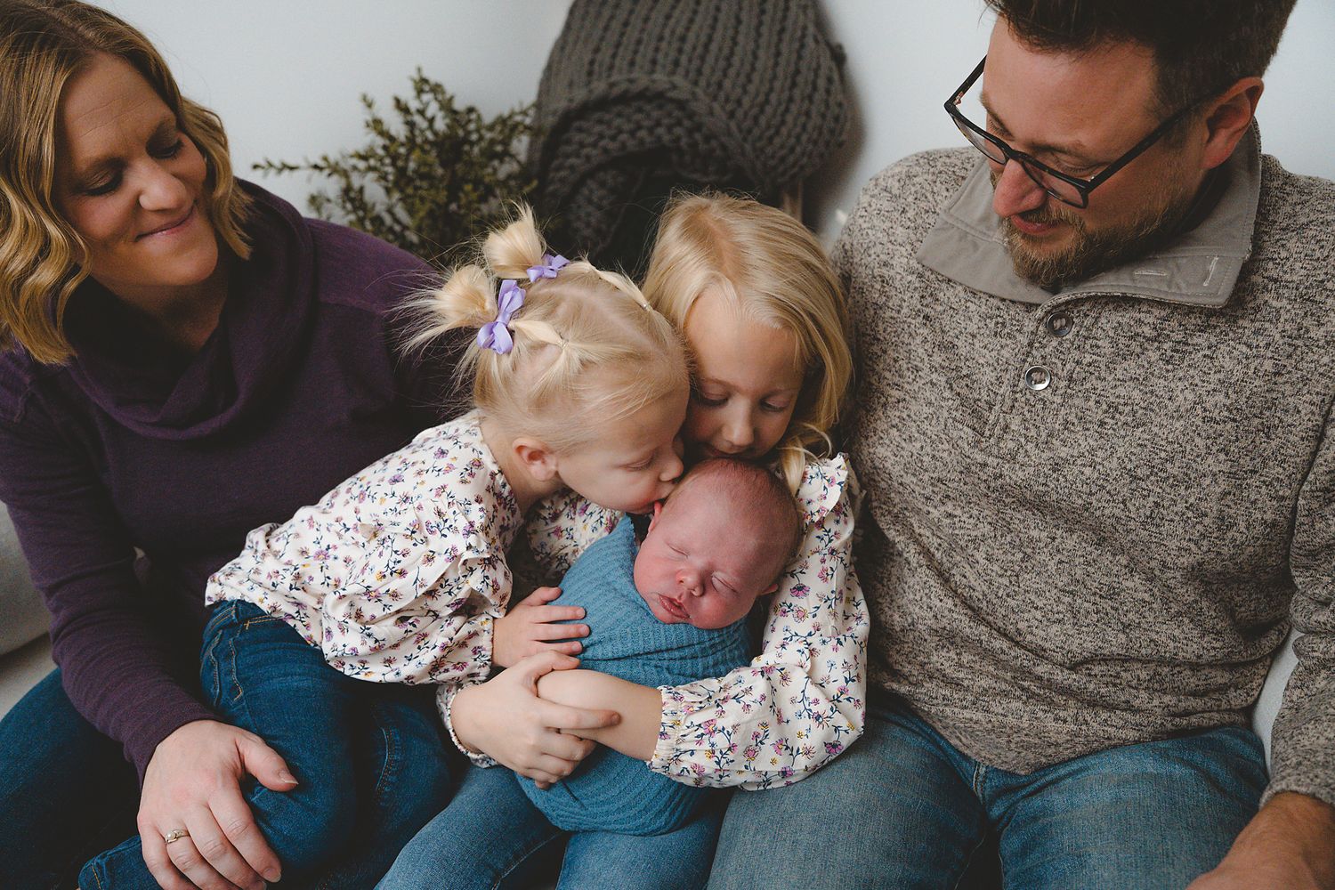 big sisters, studio, family, newborn, Michigan