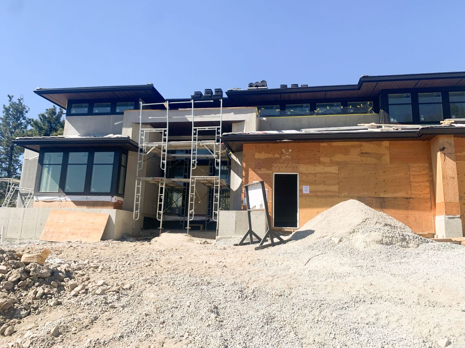 Summerland and Penticton window cleaning.  South Okanagan window cleaning.  Post construction window cleaning.