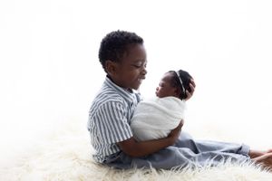 Dallas newborn photographer that provides a luxury in-home client experience.