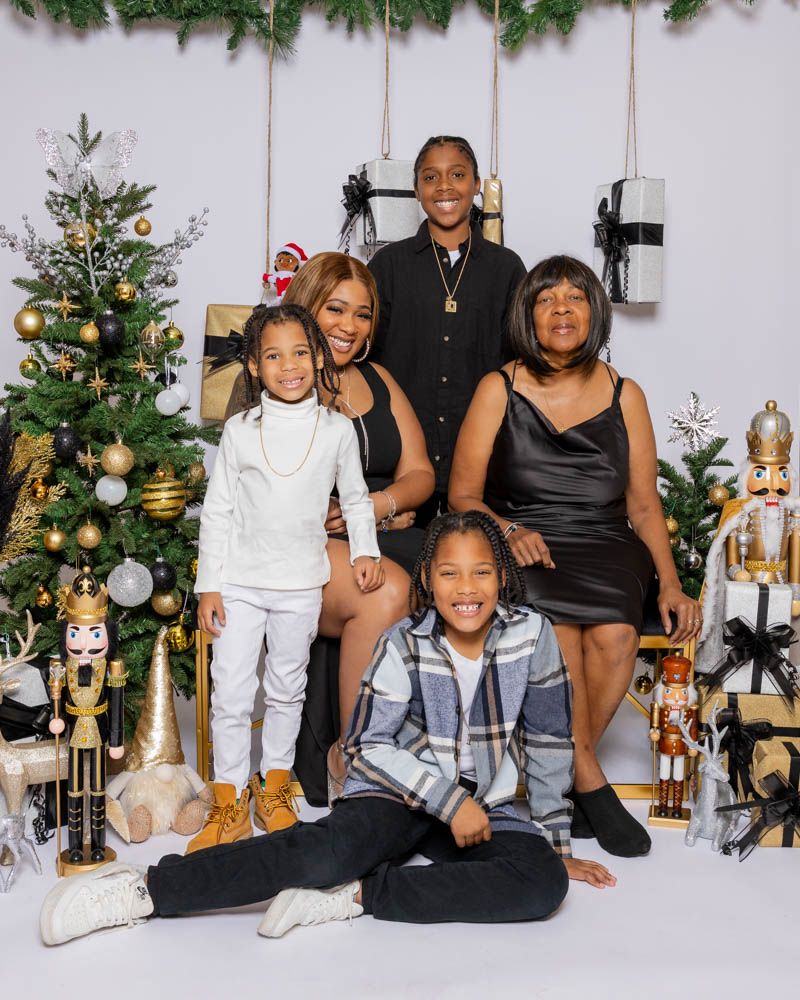 Holiday family portraits in GTA