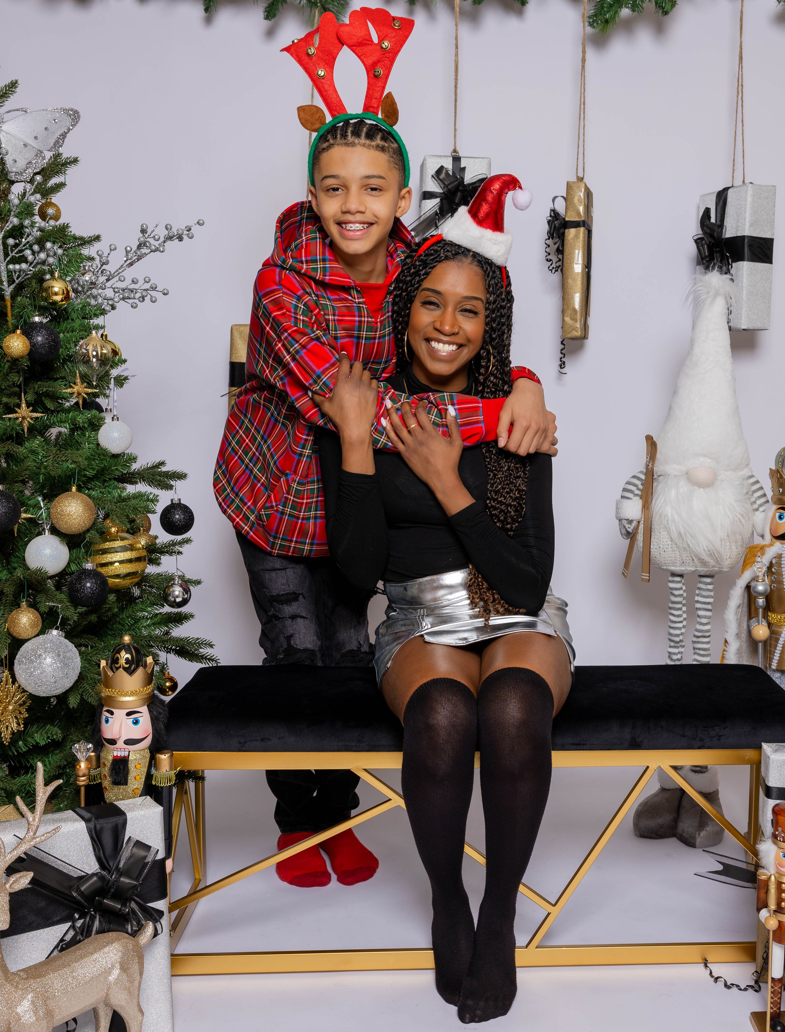 Affordable Holiday family portraits in Toronto Mississauga Brampton