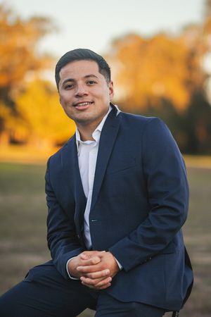 professional headshot photographer in central coast, ca. In Santa Barbara and San Luis Obispo Counties.