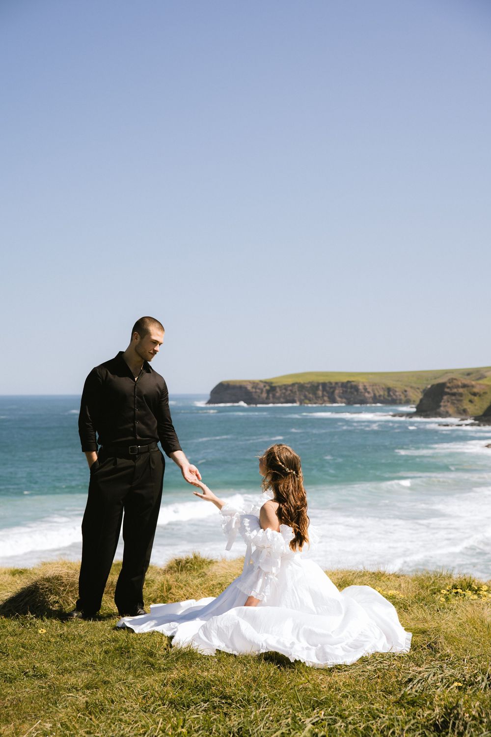 Mornington Peninsula cliffside elopement, coastal wedding photographer, romantic ocean views, Melbourne wedding photographer