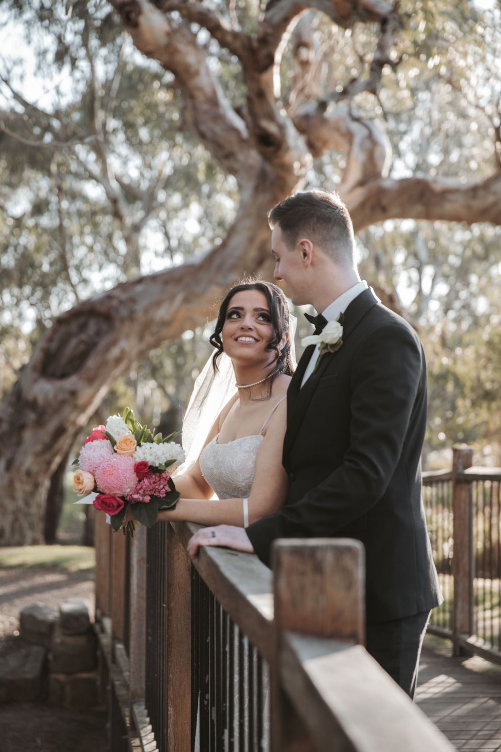 Melbourne wedding photographer, romantic wedding photography, candid wedding moments, timeless bridal portraits, natural wedding photos