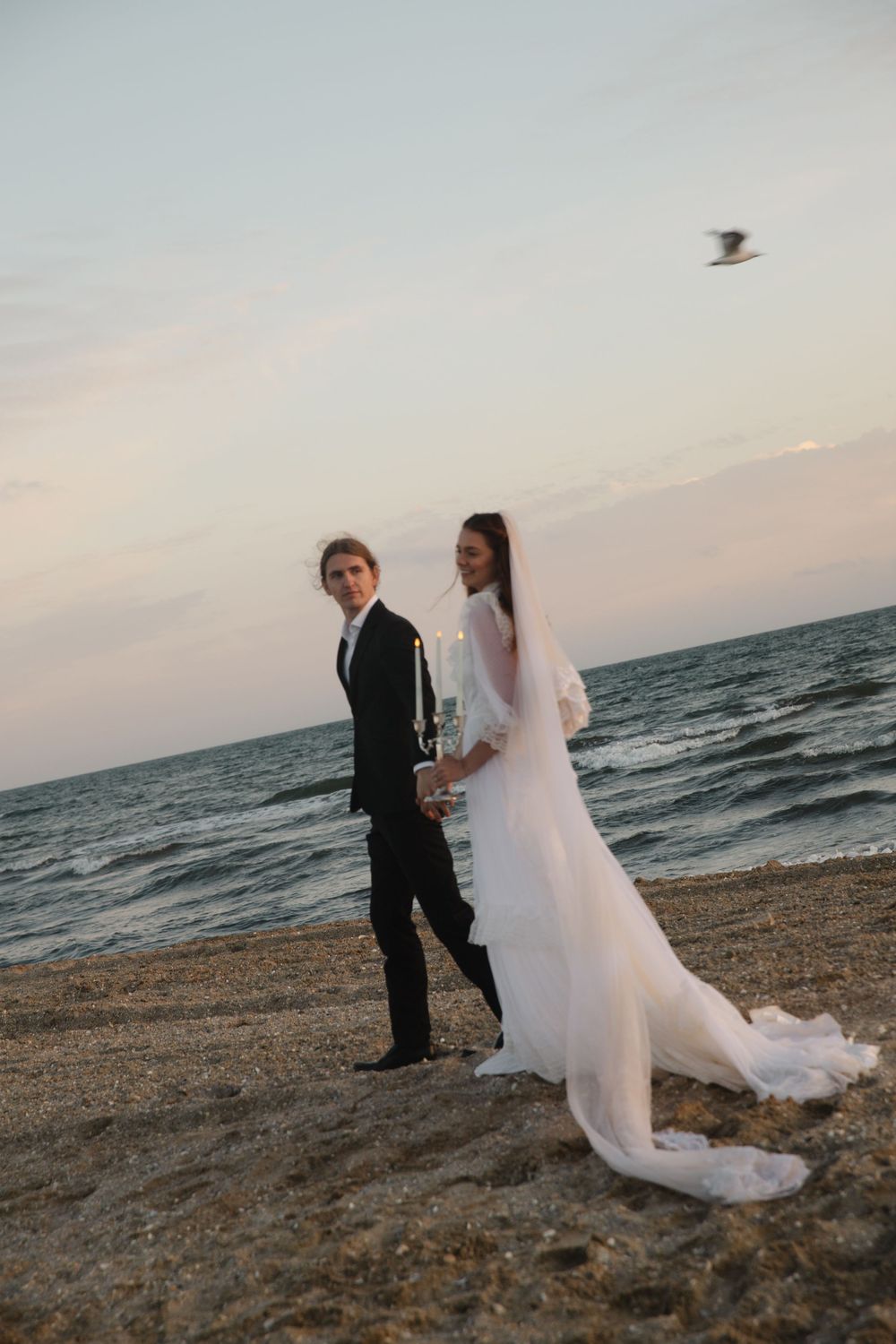 Melbourne wedding photographer, romantic wedding photography, candid wedding moments, timeless bridal portraits, natural wedding photos