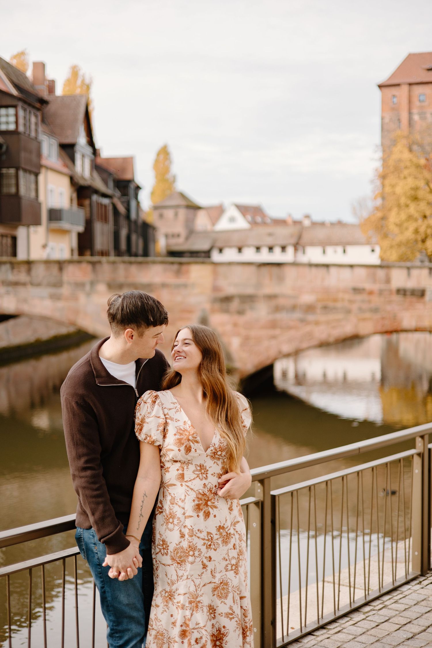 Paarshooting Nurnberg, Engagement Photoshoot, Couples Photoshoot at Trodelmarkt, Johanna Patton Photography