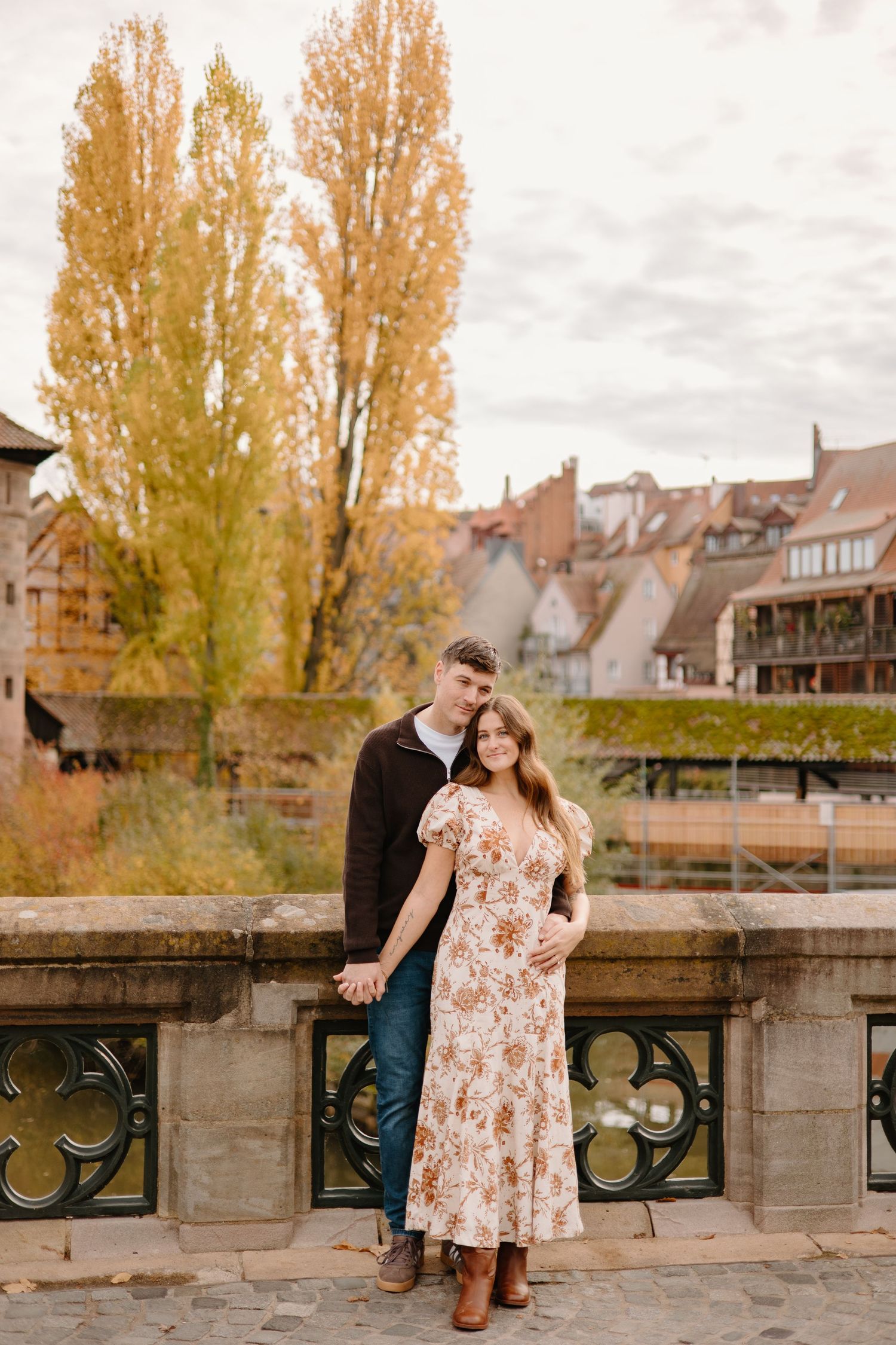 Paarshooting Nurnberg, Engagement Shoot, Couples Photoshoot at Trodelmarkt, Johanna Patton Photography