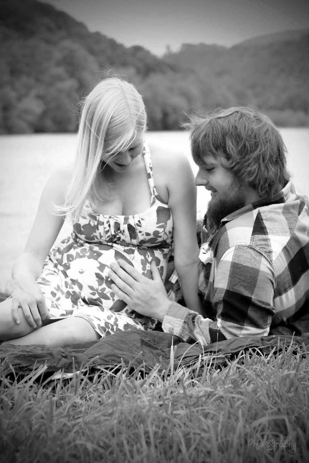 Black & White Maternity Photo