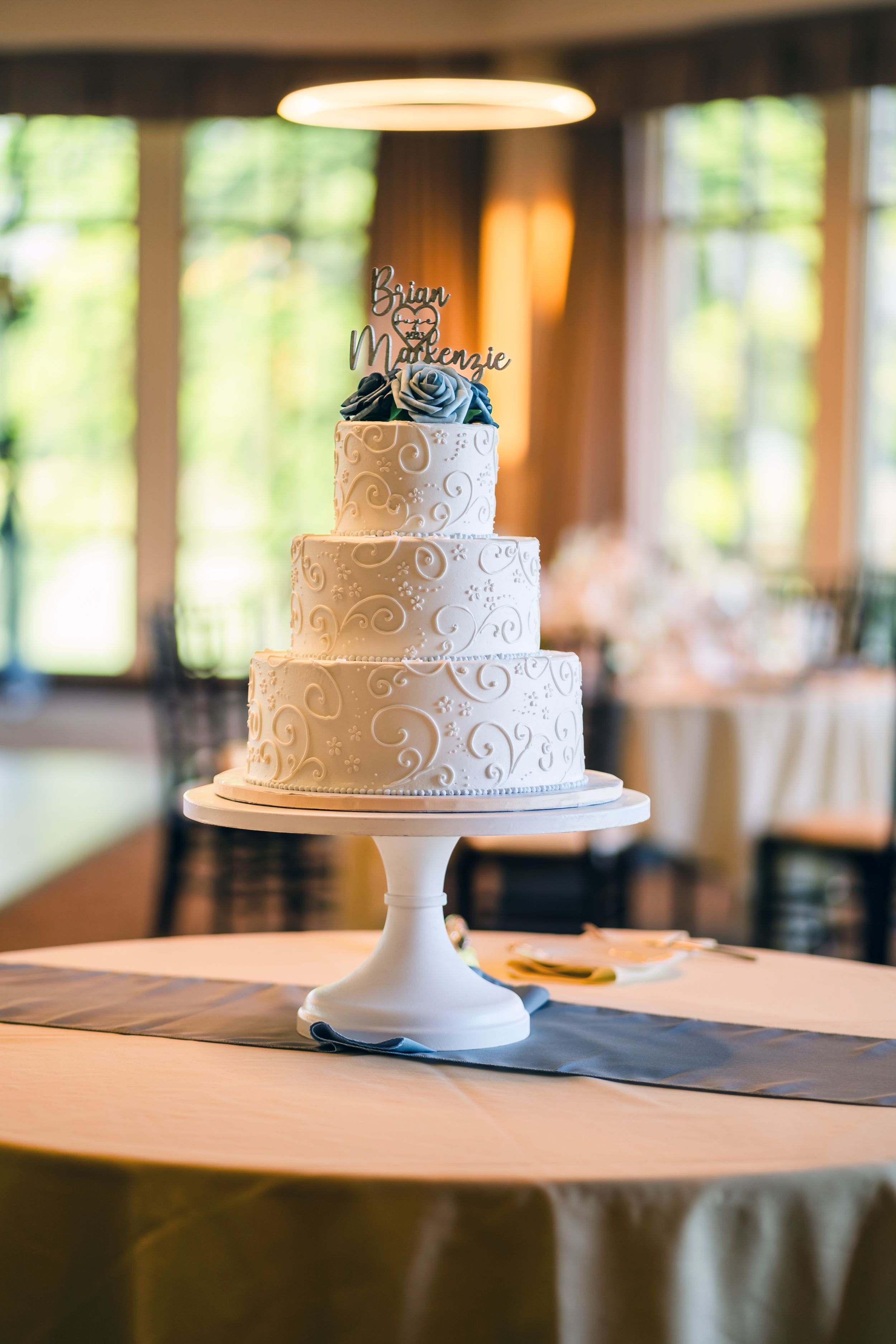 wedding cake at Scioto reserve wedding