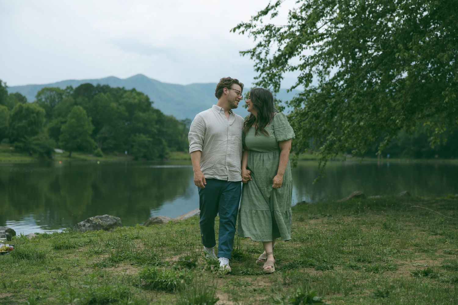 Blue Ridge Parkway Mountain Overlook photoshoot elopement asheville NC hendersonville SC lake park