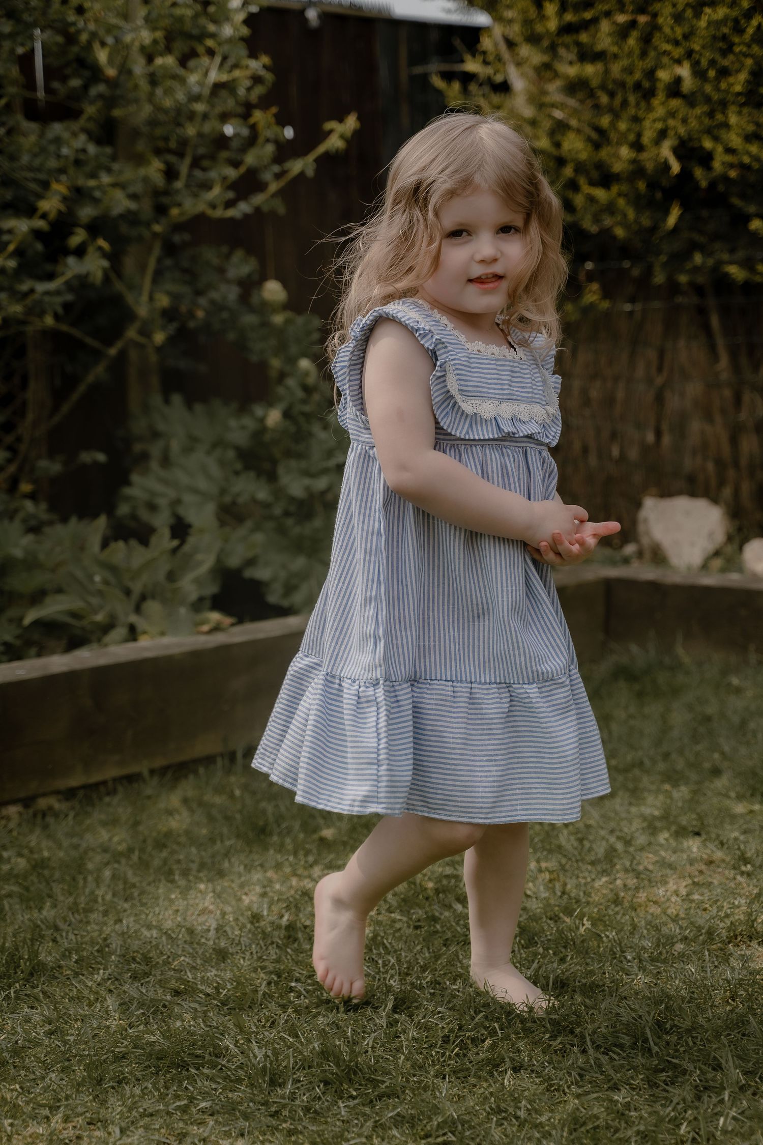 swadlincote-family-photographer-candid-moments.jpg