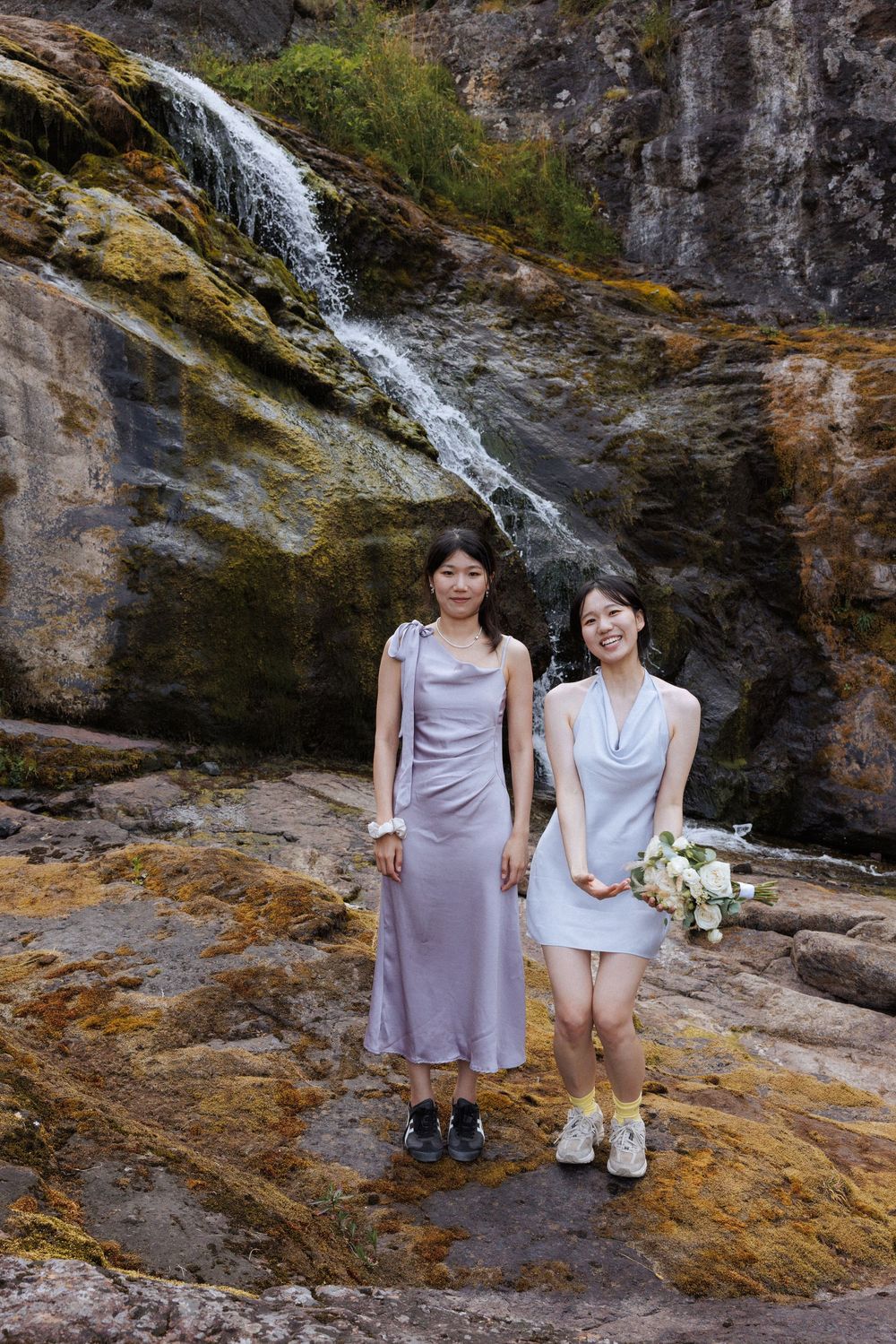 Candid bridal party photos in Flatrock, captured by Newfoundland documentary style wedding photographer Kaitlyn Yvette