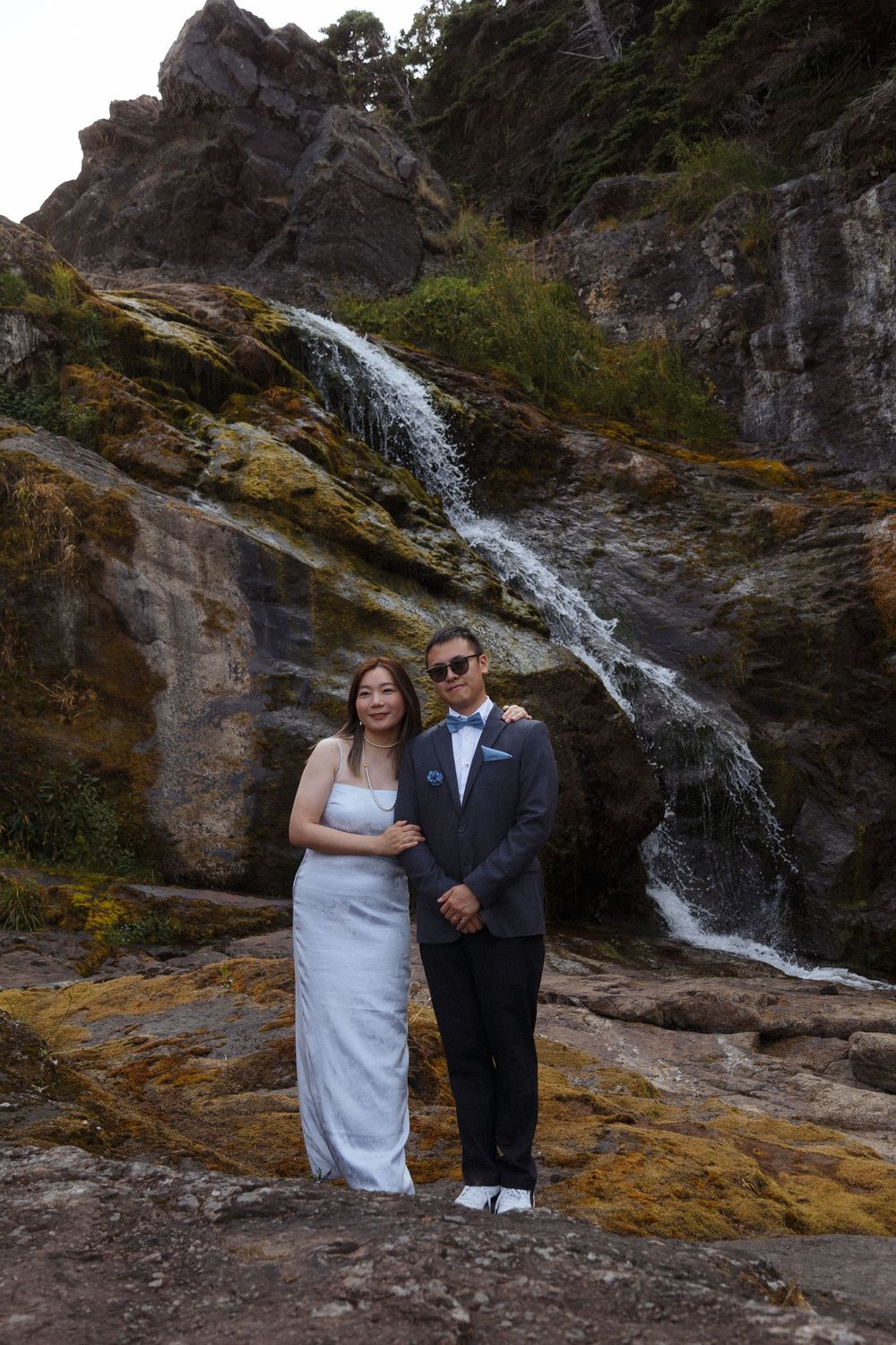 Candid bridal party photos in Flatrock, captured by Newfoundland documentary style wedding photographer Kaitlyn Yvette