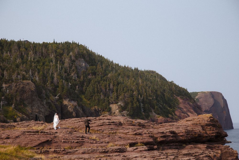 Wedding couple photos in Flatrock, captured by Newfoundland documentary style photographer Kaitlyn Yvette