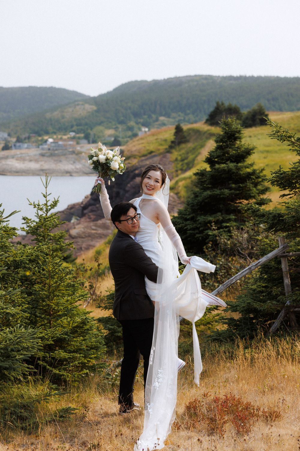 Wedding couple photos in Flatrock, captured by Newfoundland documentary style photographer Kaitlyn Yvette